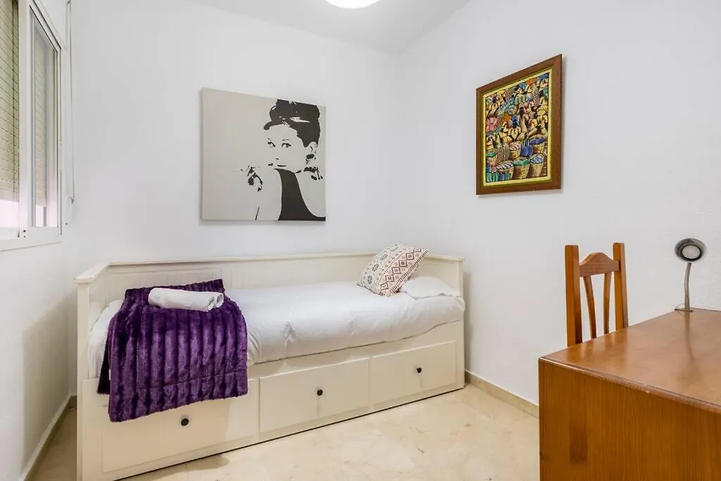 Centro Ferrandiz Parking Gratis 0*, Malaga Spain